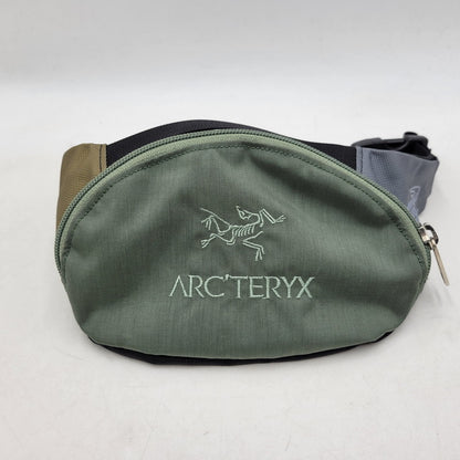 【中古品】【メンズ/レディース】 ARC'TERYX アークテリクス × BEAMS ビームス URBAN FANNY アーバンファニー ウエストポーチ 別注 バッグ カバン 鞄 188-251129-as-24-izu カラー：カーキ系 万代Net店