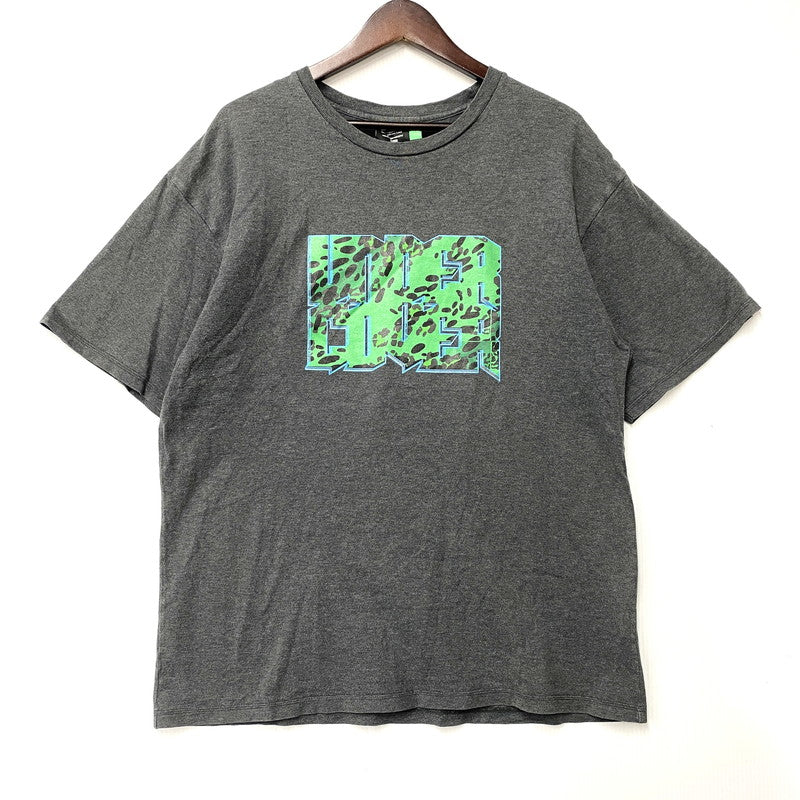 【中古品】【メンズ】 PRINT T-SHIRT プリント Tシャツ SK務PT期 半袖 トップス 140-251122-as-31-izu サイズ：L カラー：グレー 万代Net店