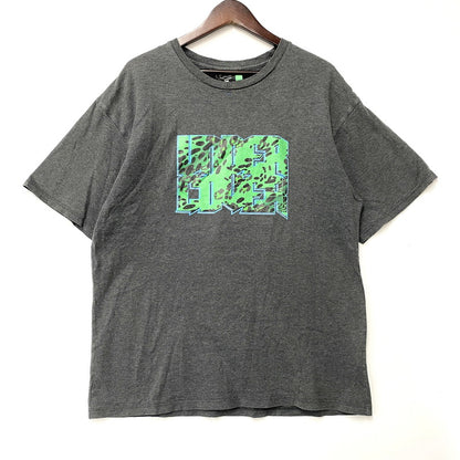 【中古品】【メンズ】 PRINT T-SHIRT プリント Tシャツ SK務PT期 半袖 トップス 140-251122-as-31-izu サイズ：L カラー：グレー 万代Net店
