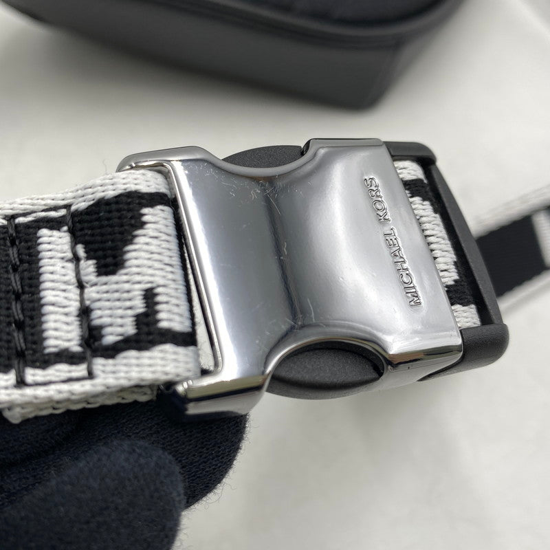 【中古品】【メンズ/レディース】 Michael Kors マイケルコース LEATHER BODY BAG 37T4LCOY1L レザー ボディバッグ カバン 鞄 188-251207-as-01-izu カラー：ブラック 万代Net店