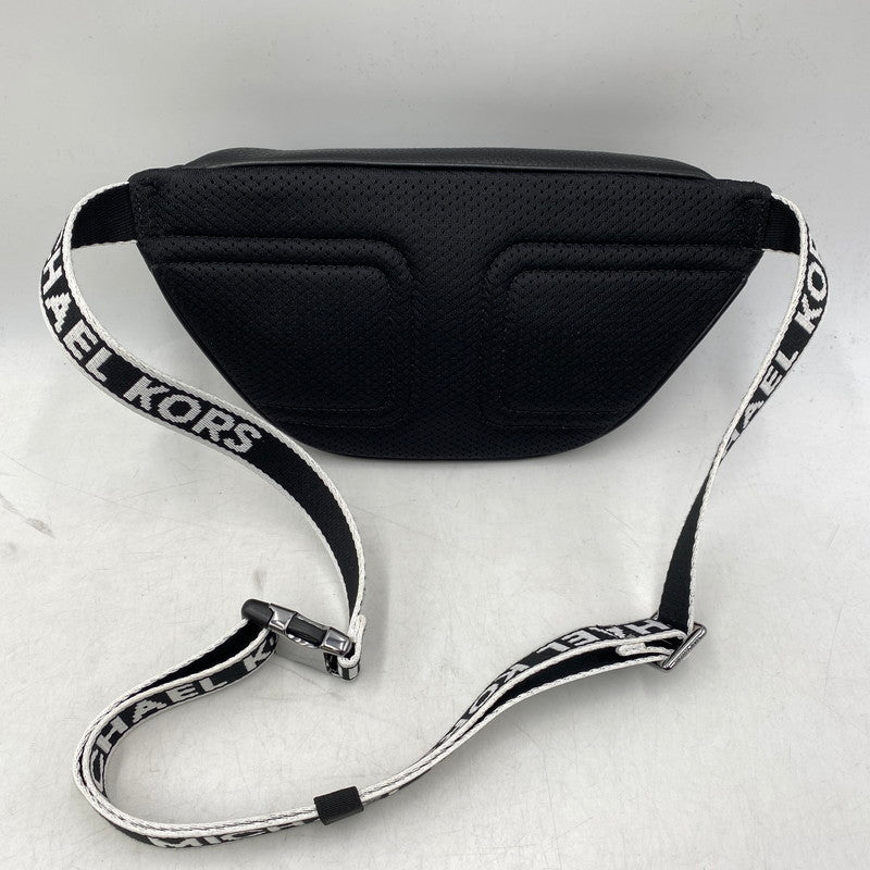 【中古品】【メンズ/レディース】 Michael Kors マイケルコース LEATHER BODY BAG 37T4LCOY1L レザー ボディバッグ カバン 鞄 188-251207-as-01-izu カラー：ブラック 万代Net店