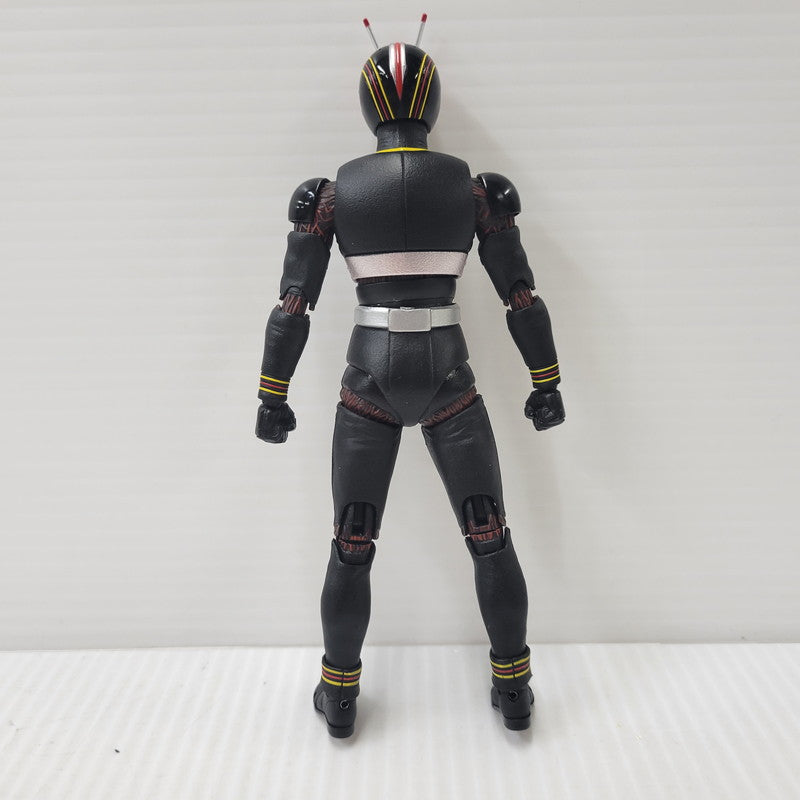 【中古品】 S.H.Figuarts 真骨彫製法 仮面ライダーBLCAK 042-260726-kk-08-izuh 万代Net店