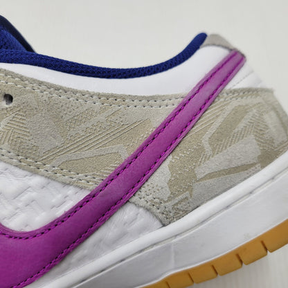 【中古品】【メンズ】 NIKE SB ナイキエスビー × RAYSSA LEAL ライッサ レアウ DUNK LOW PRM RL FZ5251-001 ダンク ロー プレミアム RL スニーカー シューズ 靴 160-251123-as-02-izu サイズ：28cm カラー：PURE PLATINUM/DEEP ROYAL BLUE 万代Net店