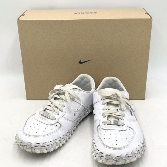 【中古品】【メンズ/レディース】 NIKE ナイキ ×JACQUEMUS ジャックムス DR0424-100 WOMEN'S J FORCE ウィメンズ ジェイ フォース 1 LOW LX ワン ロー エルエックス スニーカー シューズ 靴 160-251128-ya-02-izu サイズ：26cm カラー：WHITE 万代Net店