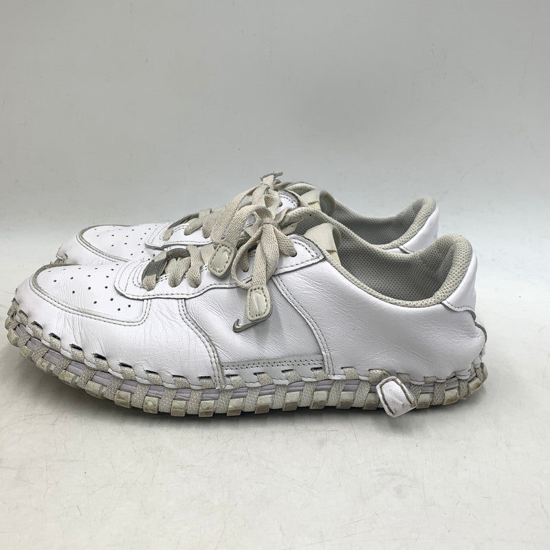 【中古品】【メンズ/レディース】 NIKE ナイキ ×JACQUEMUS ジャックムス DR0424-100 WOMEN'S J FORCE ウィメンズ ジェイ フォース 1 LOW LX ワン ロー エルエックス スニーカー シューズ 靴 160-251128-ya-02-izu サイズ：26cm カラー：WHITE 万代Net店