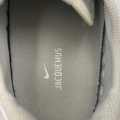 【中古品】【メンズ/レディース】 NIKE ナイキ ×JACQUEMUS ジャックムス DR0424-100 WOMEN'S J FORCE ウィメンズ ジェイ フォース 1 LOW LX ワン ロー エルエックス スニーカー シューズ 靴 160-251128-ya-02-izu サイズ：26cm カラー：WHITE 万代Net店