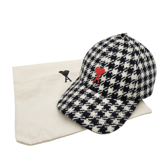 【中古品】【レディース】 ami alexandre mattiussi アミアレクサンドレマチウシ UCP213.268 RED AMI DE COEUR レッド アミ ドゥ クール EMBROIDERY CAP エンブロイダリー キャップ 帽子 185-251201-ya-14-izu サイズ：F カラー：ブラック 万代Net店