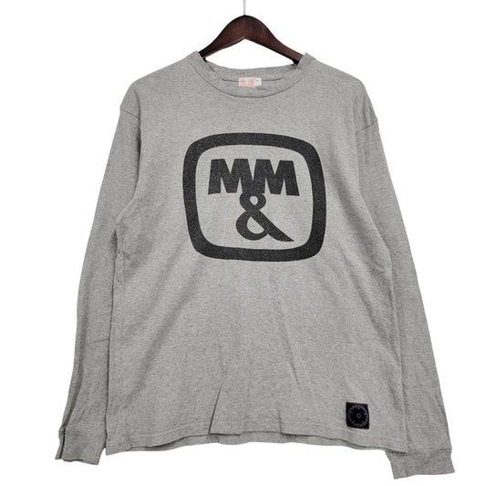 【中古品】【メンズ】 M&M CUSTOM PERFORMANCE エムアンドエム カスタムパフォーマンス LOGO L/S TEE ロゴ ロングスリーブ Tシャツ 初期タグ 長袖 トップス 142-260106-as-11-izu サイズ：M カラー：グレー 万代Net店