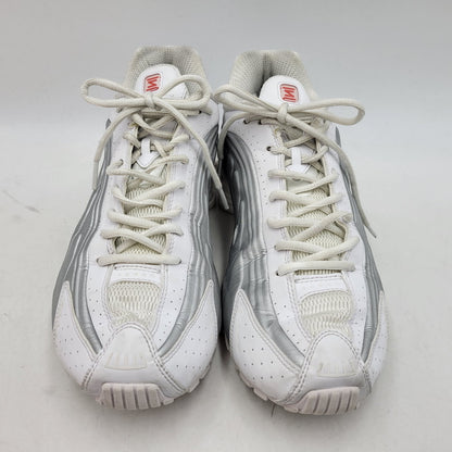 【現状渡し品】【メンズ】 NIKE ナイキ SHOX R4 HQ1988-101 ショックス R4 スニーカー シューズ 靴 160-251207-as-23-izu サイズ：28cm カラー：WHITE/METALLIC SILVER-WHITE 万代Net店