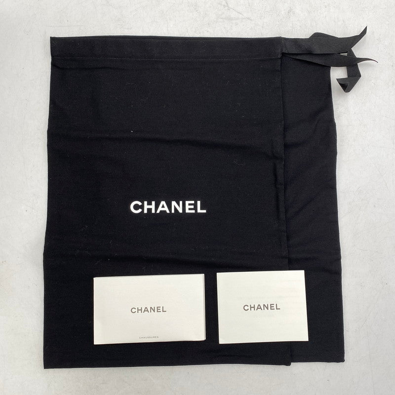 【中古品】【レディース】 CHANEL シャネル EMBOSS LOGO LEATHER SNEAKERS LOW G45085 B13311 NP502 エンボス ロゴ レザー スニーカー ココマーク シューズ 靴 183-251208-as-17-izu サイズ：36 カラー：ホワイト 万代Net店