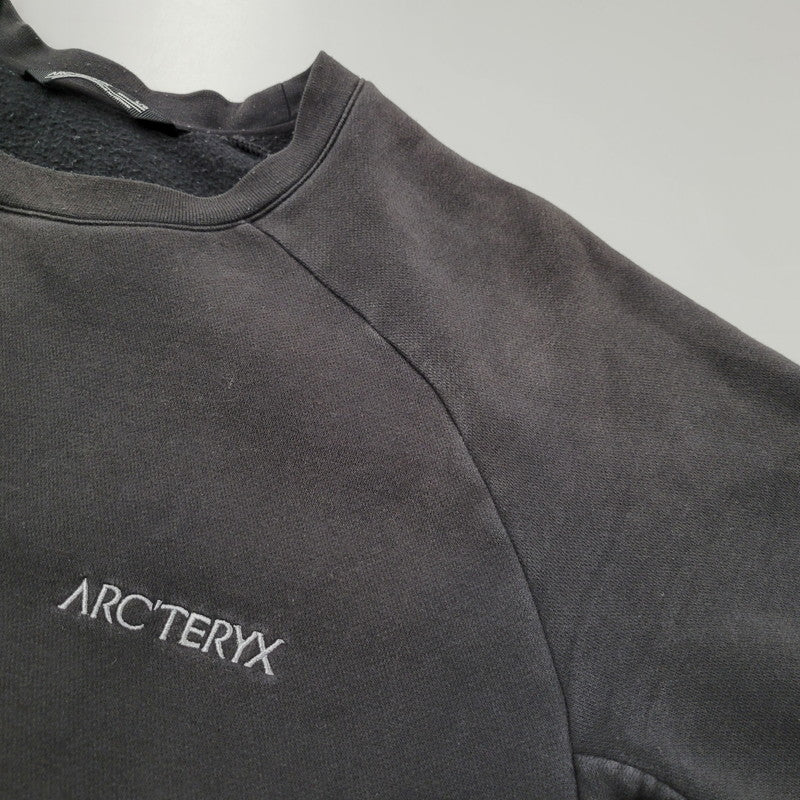 【中古品】【メンズ】 ARC'TERYX アークテリクス WORD EMBLEM CREW 27823 ワードエンブレムクルー スウェット 長袖 トップス 144-251209-as-03-izu サイズ：L カラー：ブラック 万代Net店