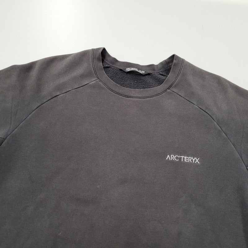 【中古品】【メンズ】 ARC'TERYX アークテリクス WORD EMBLEM CREW 27823 ワードエンブレムクルー スウェット 長袖 トップス 144-251209-as-03-izu サイズ：L カラー：ブラック 万代Net店