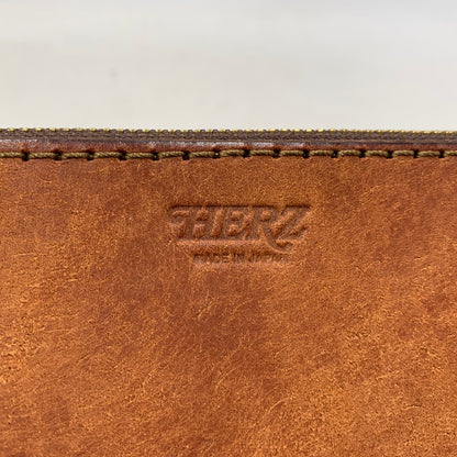 【中古品】【メンズ/レディース】 HERZ ヘルツ ZIP CLUTCH BAG ジップ クラッチ バッグ カバン 鞄 188-251218-kh-04-izu カラー：ブラウン 万代Net店