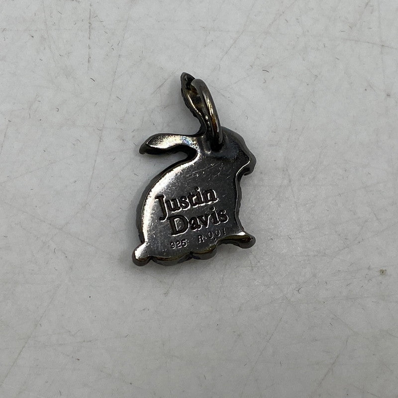 【中古品】【メンズ/レディース】 Justin Davis ジャスティンデイビス LUCKY B PENDANT TOP ラッキー ラビット ルビー ペンダントトップ SPJ180 ネックレス アクセサリー 192-251212-yn-06-izu カラー：ブラックフィニッシュBLACK 万代Net店