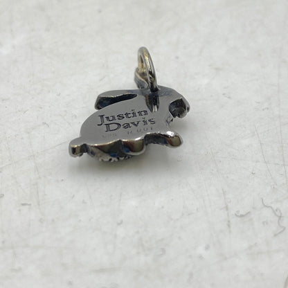 【中古品】【メンズ/レディース】 Justin Davis ジャスティンデイビス LUCKY B PENDANT TOP ラッキー ラビット ルビー ペンダントトップ SPJ180 ネックレス アクセサリー 192-251212-yn-06-izu カラー：ブラックフィニッシュBLACK 万代Net店