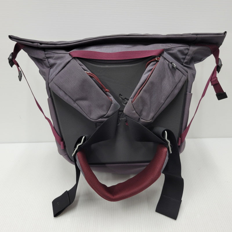 【中古品】【メンズ/レディース】 ARC'TERYX アークテリクス 09T-1018106 6430 MISTRAL ミストラル 16 MESSENGER BAG メッセンジャー バッグ カバン 鞄 188-251215-ya-17-izu カラー：チャコール 万代Net店