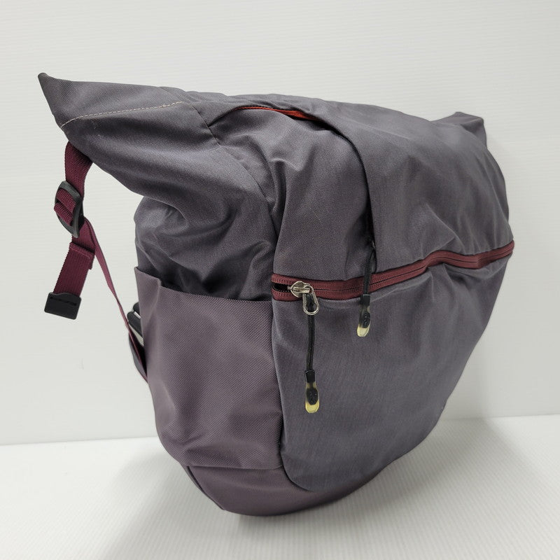 【中古品】【メンズ/レディース】 ARC'TERYX アークテリクス 09T-1018106 6430 MISTRAL ミストラル 16 MESSENGER BAG メッセンジャー バッグ カバン 鞄 188-251215-ya-17-izu カラー：チャコール 万代Net店