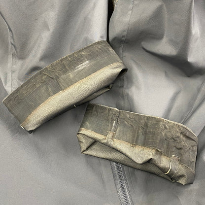 【現状渡し品】【メンズ】 ARC'TERYX アークテリクス 6290 カナダ製 ALPHA LT JACKET アルファ ジャケット アウター 長袖 144-251214-hk-03-izu サイズ：S カラー：グレー 万代Net店