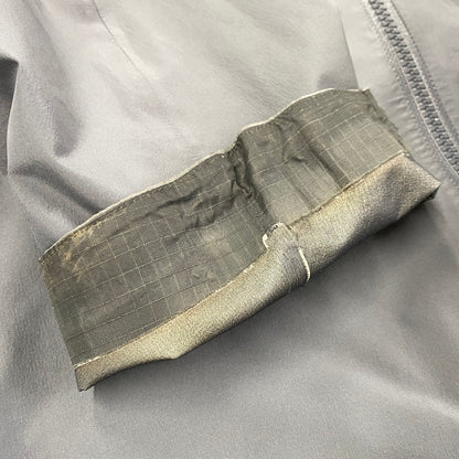 【現状渡し品】【メンズ】 ARC'TERYX アークテリクス 6290 カナダ製 ALPHA LT JACKET アルファ ジャケット アウター 長袖 144-251214-hk-03-izu サイズ：S カラー：グレー 万代Net店