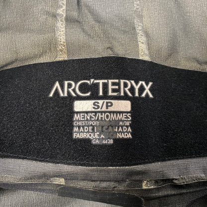 【現状渡し品】【メンズ】 ARC'TERYX アークテリクス 6290 カナダ製 ALPHA LT JACKET アルファ ジャケット アウター 長袖 144-251214-hk-03-izu サイズ：S カラー：グレー 万代Net店