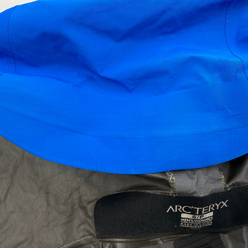 【現状渡し品】【メンズ】 ARC'TERYX アークテリクス サンウエストタグ BETA SL JACKET ベータ ジャケット アウター 長袖 144-251214-hk-01-izu サイズ：S カラー：ブルー 万代Net店