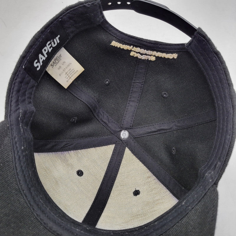 【中古品】【メンズ/レディース】 SAPEUR×MASATOSHI HAMADA サプール×マサトシ ハマダ HS-LOGO SNAPBACK CAP HSロゴ スナップバック キャップ 帽子 185-251220-cs-10-izu サイズ：L/XL カラー：ブラック 万代Net店