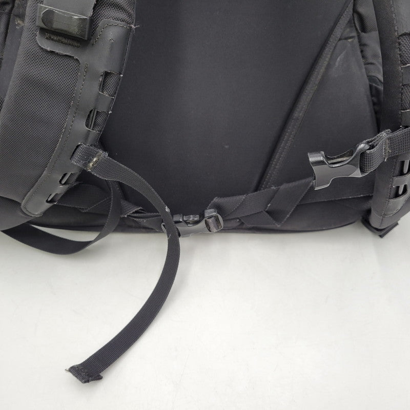 【現状渡し品】【メンズ/レディース】 ARC'TERYX アークテリクス 24018-127612-10 ARRO アロー16 BACKPACK バックパック リュック カバン 鞄 188-251221-ya-19-izu カラー：BLACK 万代Net店