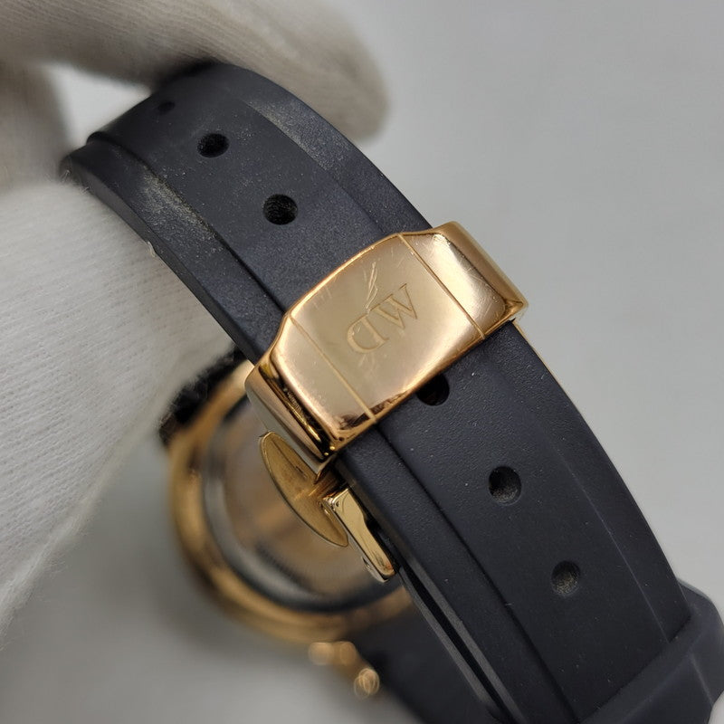 【中古品】【メンズ/レディース】 Daniel Wellington ダニエルウェリントン ICONIC MOTION M32CRB02 アイコニックモーション クォーツ 腕時計 198-251221-as-26-izu カラー：ブラック×ゴールド 万代Net店