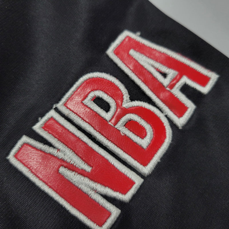 【中古品】【メンズ】 NBA エヌビーエー SAN ANTONIO SPURS LONG STADIUM JACKET サン アントニオ スパーズ ロング スタジアム ジャケット アウター 146-260203-cs-14-izu サイズ：XXXL カラー：ブラック 万代Net店