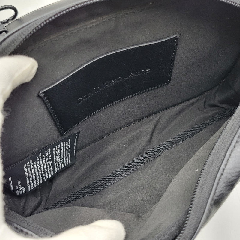 【中古品】【メンズ/レディース】 Calvin klein Jeans カルバンクラインジーンズ SHOULDER BAG HH3817 ショルダーバッグ カバン 鞄 188-251221-as-30-izu カラー：ブラック 万代Net店