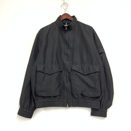 【中古品】【メンズ】 M25C08BL01C WOOL SILK ウール シルク HIGH COUNT TYPEWRITER ハイカウント タイプライター FLIGHT JACKET フライト ジャケット トップス アウター 140-251221-ya-03-izu サイズ：1 カラー：BLACK 万代Net店