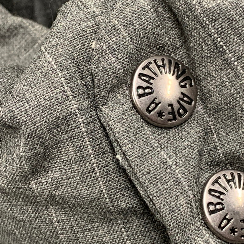 【中古品】【メンズ】 A BATHING APE アベイシングエイプ GORE-TEX ゴアテックス WIND STOPPER DOWN JACKET ウィンドストッパー ダウン ジャケット アウター 142-251223-ya-05-izu サイズ：L カラー：グレー 万代Net店