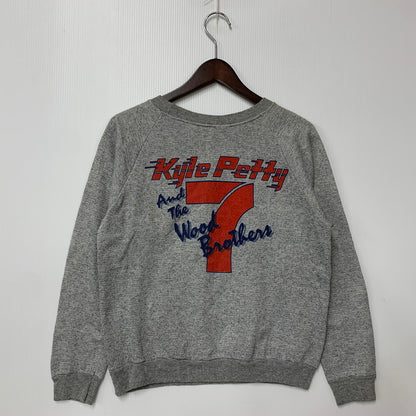【中古品】【メンズ】 USED ユーズド KYLE PETTY THE WOOD BROTHERS SWEATSHIRT カイル ペティ ザ ウッドブラザーズ スウェットシャツ トップス 長袖 146-251230-cs-01-izu サイズ：不明 カラー：グレー 万代Net店