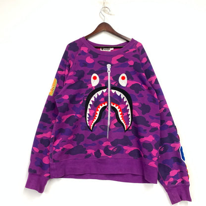 【中古品】【メンズ】 001SWJ201003M COLOR CAMO カラーカモ EMBROIDERY エンブロイダリー SHARK CREWNECK シャーク クルーネック SWEATSHIRT スウェットシャツ トップス トレーナー 142-260106-ya-09-izu サイズ：XL カラー：パープル 万代Net店