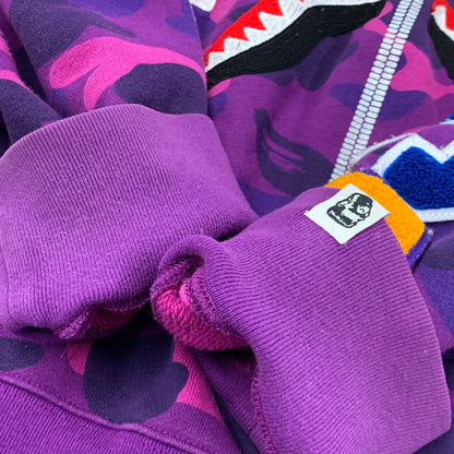 【中古品】【メンズ】 001SWJ201003M COLOR CAMO カラーカモ EMBROIDERY エンブロイダリー SHARK CREWNECK シャーク クルーネック SWEATSHIRT スウェットシャツ トップス トレーナー 142-260106-ya-09-izu サイズ：XL カラー：パープル 万代Net店