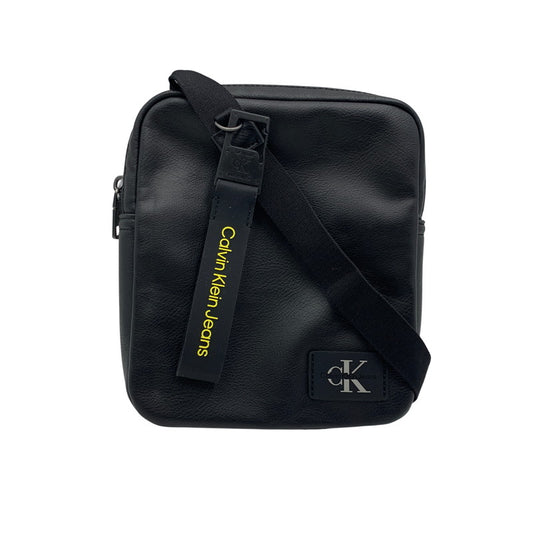 【中古品】【メンズ/レディース】 CALVIN KLEIN JEANS カルバン クライン ジーンズ RUBBER LOGO SHOULDER BAG ラバー ロゴ ショルダー バッグ カバン 鞄 188-260113-cs-16-izu カラー：ブラック 万代Net店