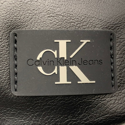 【中古品】【メンズ/レディース】 CALVIN KLEIN JEANS カルバン クライン ジーンズ RUBBER LOGO SHOULDER BAG ラバー ロゴ ショルダー バッグ カバン 鞄 188-260113-cs-16-izu カラー：ブラック 万代Net店
