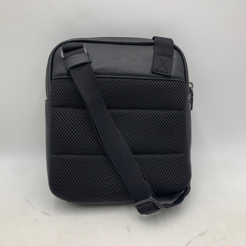【中古品】【メンズ/レディース】 CALVIN KLEIN JEANS カルバン クライン ジーンズ RUBBER LOGO SHOULDER BAG ラバー ロゴ ショルダー バッグ カバン 鞄 188-260113-cs-16-izu カラー：ブラック 万代Net店