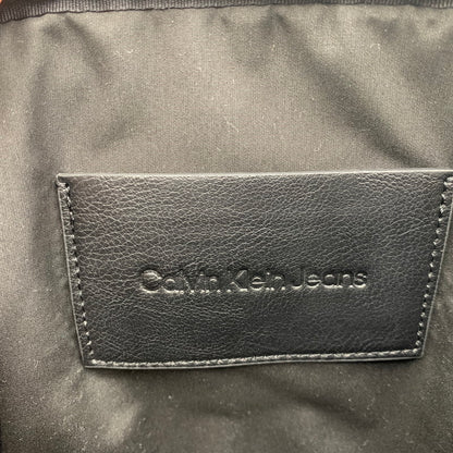 【中古品】【メンズ/レディース】 CALVIN KLEIN JEANS カルバン クライン ジーンズ RUBBER LOGO SHOULDER BAG ラバー ロゴ ショルダー バッグ カバン 鞄 188-260113-cs-16-izu カラー：ブラック 万代Net店