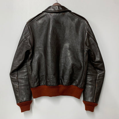 【中古品】【メンズ】 THE FEW MFG. CO. ザ フュー ROUGH WEAR CLOTHING CO. W535 AC-23380 TYPE A-2 HORSEHIDE LEATHER FLIGHT JACKET ホースハイド レザー フライト ジャケット アウター 145-260110-cs-20-izu サイズ：40 カラー：ダークブラウン 万代Net店