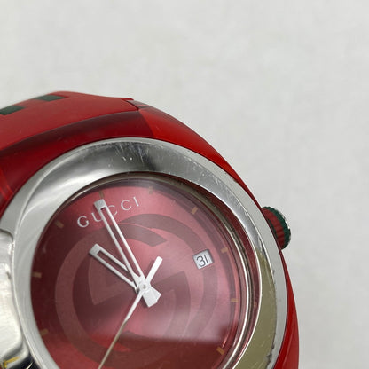 【中古品】【メンズ/レディース】 GUCCI グッチ 137.1 赤文字盤 SYNC QUARTZ シンク クォーツ 時計 腕時計 197-260531-kh-01-izu カラー：レッド 万代Net店
