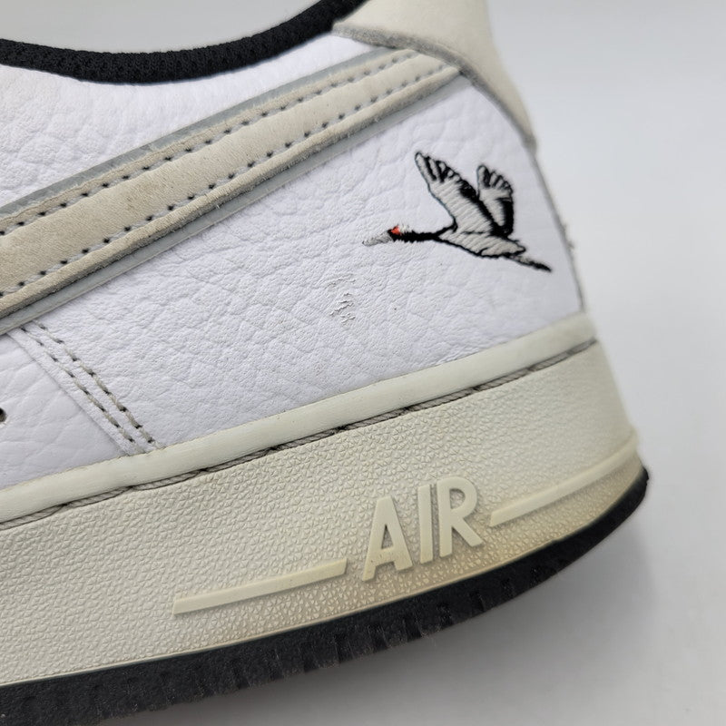 【現状渡し品】【メンズ】 DA8482-100 AIR FORCE 1 LOW '07 LX エア フォース ワン ロー スニーカー シューズ 靴 160-260116-cs-05-izu サイズ：26.5cm カラー：WHITE/PHOTON DUST-BLACK-CHILE RED 万代Net店