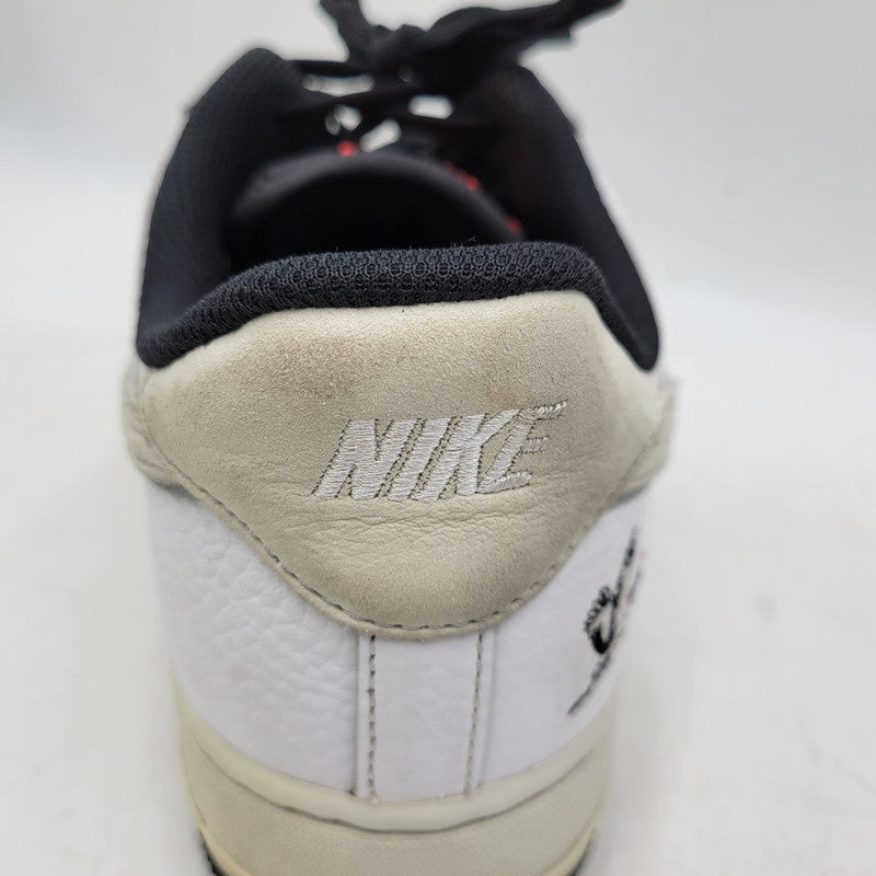 【現状渡し品】【メンズ】 DA8482-100 AIR FORCE 1 LOW '07 LX エア フォース ワン ロー スニーカー シューズ 靴 160-260116-cs-05-izu サイズ：26.5cm カラー：WHITE/PHOTON DUST-BLACK-CHILE RED 万代Net店