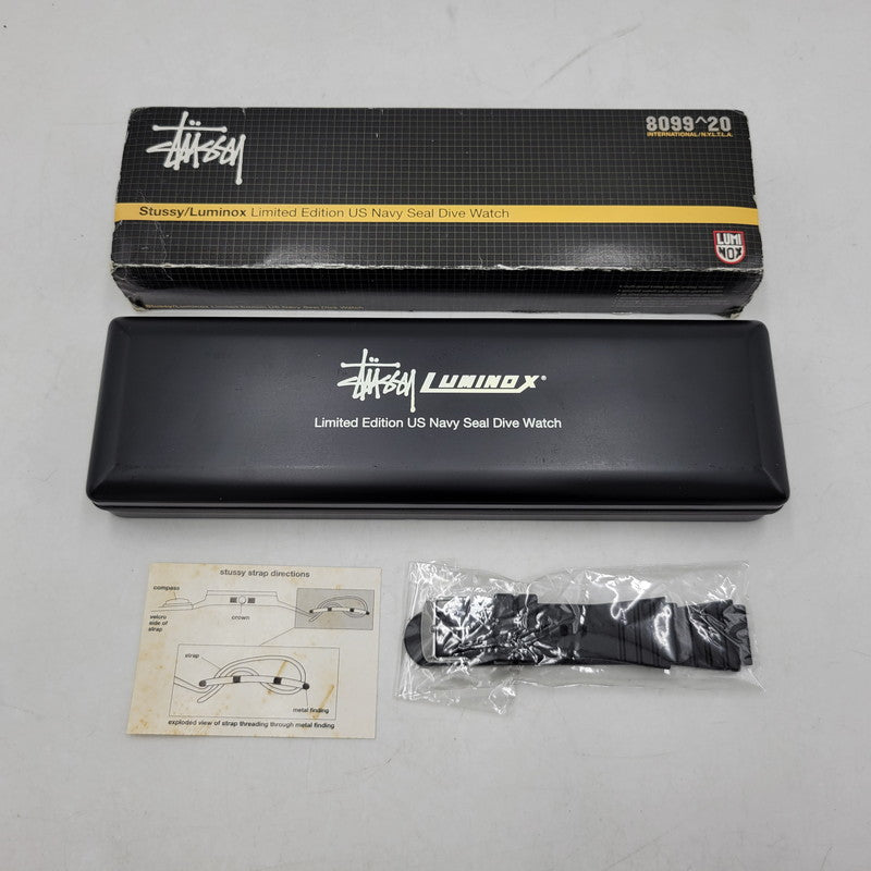 【現状渡し品】【メンズ/レディース】 × STUSSY ステューシー US NAVY SEAL DIVE WATCH 腕時計 197-260115-as-16-izu カラー：ブラック 万代Net店