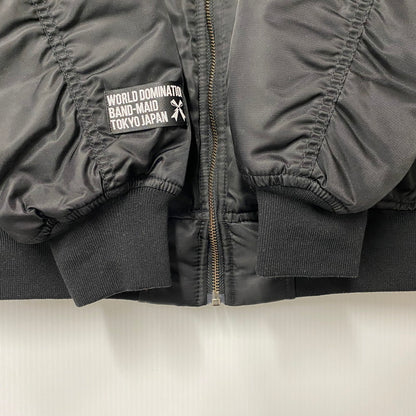 【中古品】【メンズ】 BAND-MAID バンドメイド 10TH ANNIVERSARY BACK刺繍 MA-1 FLIGHT JACKET アニバーサリー フライト ジャケット アウター 147-260115-kh-06-izu サイズ：M カラー：ブラック 万代Net店