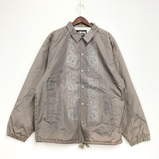 【現状渡し品】【メンズ】 STUSSY AUTHENTIC GEAR ステューシー オーセンティック ギア × NEXUS7 ネクサス セブン COACH JACKET コーチ ジャケット スカル プリント アウター 142-260120-ay-03-izu サイズ：XL カラー：グレー系 万代Net店