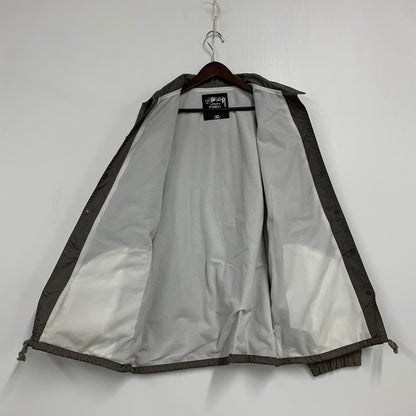 【現状渡し品】【メンズ】 STUSSY AUTHENTIC GEAR ステューシー オーセンティック ギア × NEXUS7 ネクサス セブン COACH JACKET コーチ ジャケット スカル プリント アウター 142-260120-ay-03-izu サイズ：XL カラー：グレー系 万代Net店