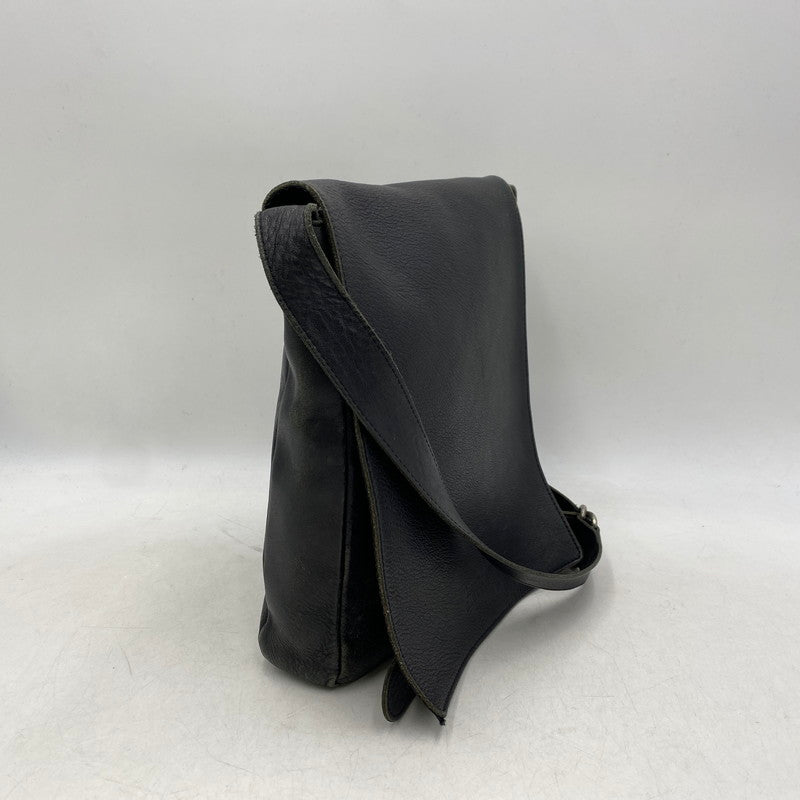 【現状渡し品】【メンズ/レディース】 LEATHER SHOULDER BAG レザー ショルダーバッグ カバン 鞄 180-260121-as-01-izu カラー：ブラック 万代Net店