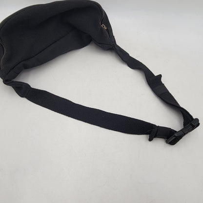 【中古品】【メンズ/レディース】 CARHARTT WIP カーハート ダブリューアイピー CANVAS HIP BAG I028886 キャンバス ヒップ バッグ ボディバッグ 鞄 カバン 188-260124-ay-01-izu カラー：ブラック 万代Net店