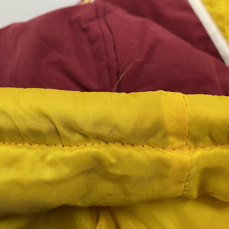 【現状渡し品】【メンズ】 STARTER × NFL スターター バイ エヌエフエル90S 台湾製"REDSKINS"レッドスキンズ NYLON HOODED DOWN JACKET ナイロン フーデッド ダウン ジャケット アウター 146-260123-mh-02-izu サイズ：L カラー：ワインレッド/イエロー 万代Net店